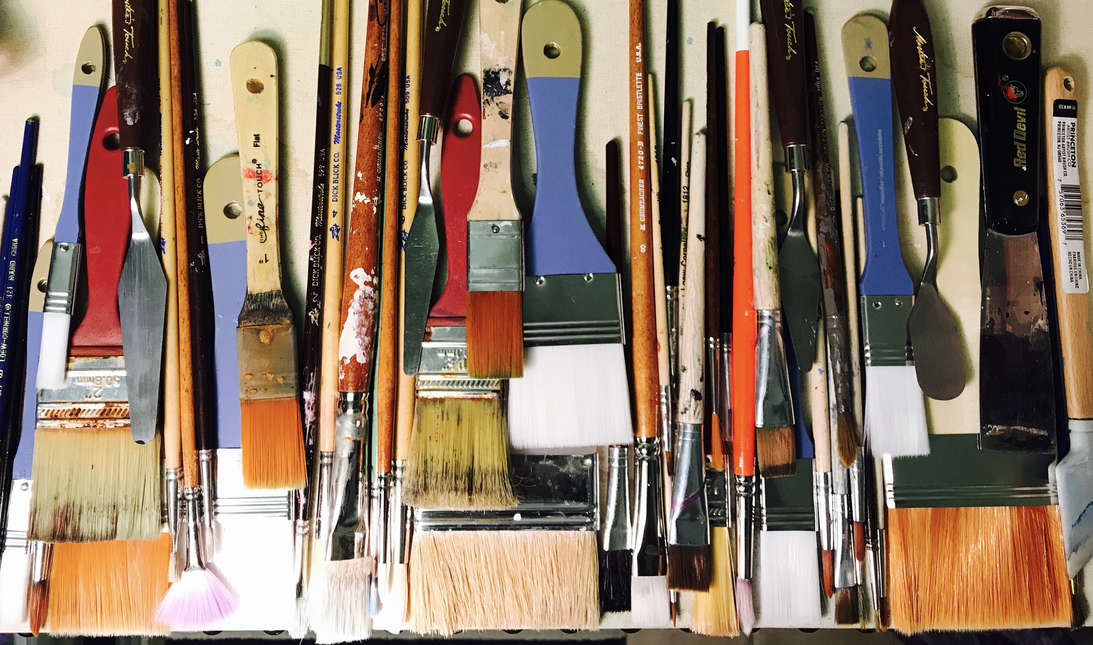 Professional art brushes and supplies